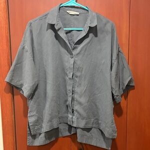 Everlane Women’s Oversized Charcoal Button Down Shirt